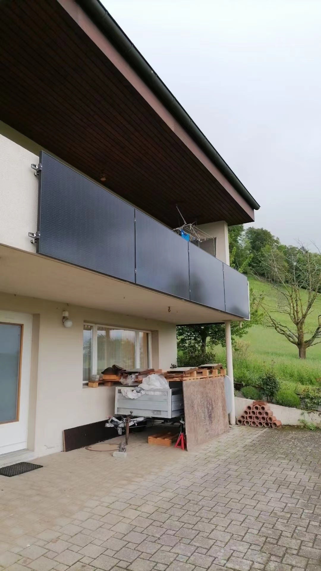 Balkonkraftwerk mit Speicher – RUNHOOD All-in-One-System mit Wechselrichter F2400 (2,4 kWh) | SAKETE
